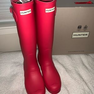 HUNTER tall rain boots